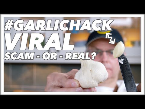 Повар-виртуоз показал, как за пару движений идеально очистить чеснок