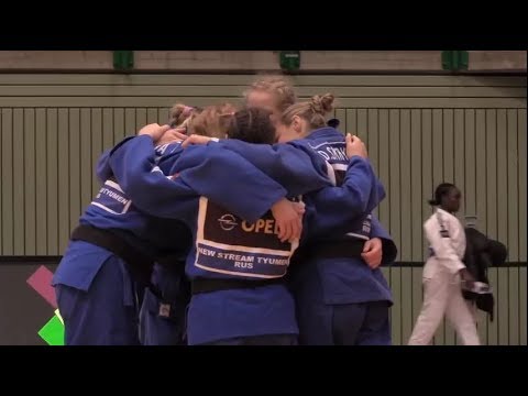 women judo teams