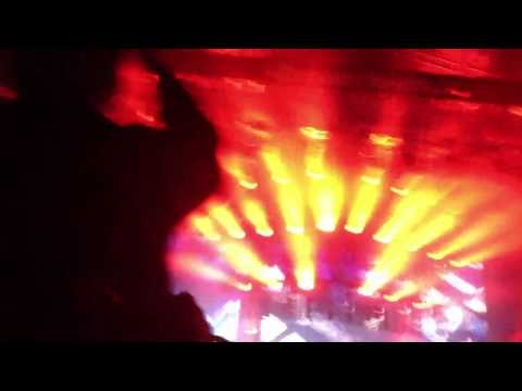 Avicii playing zombie nation live at creamfields 2012