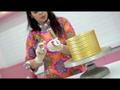 How to Apply Glitter on your Cake with the Hobbycor Airbrush | ViaCheff