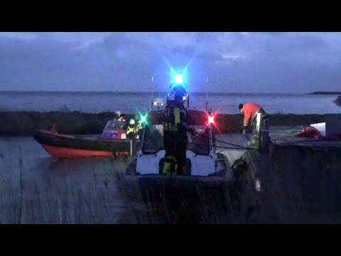 PRIMEUR! Uitruk KNRM station Wijdenes (WDS1 & WDS2) met spoed naar een vuurpijl nabij Enkhuizen