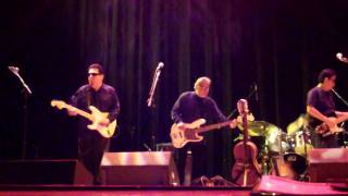 That Train Don&#39;t Stop Here Anymore - Los Lobos 9-18-09 (Fairfield University)