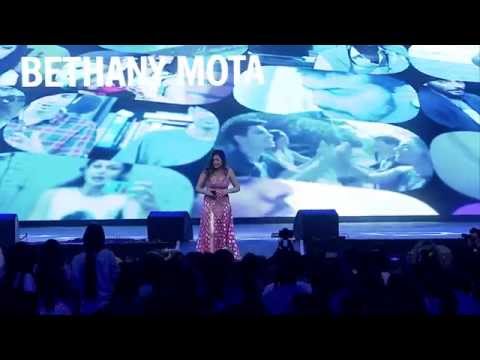 Bethany Mota with Kurt & Sam do Bollywood @ YouTube FanFest with Pepsi