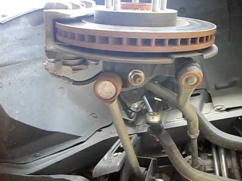 Pontiac G8 GT dual-pivot front suspension demonstrated