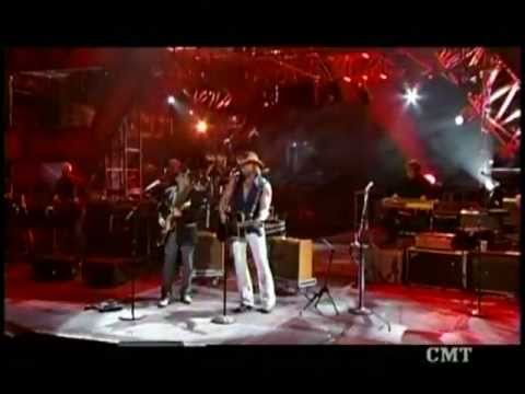 Merle Haggard & Toby Keith  - The Fightin' Side Of Me