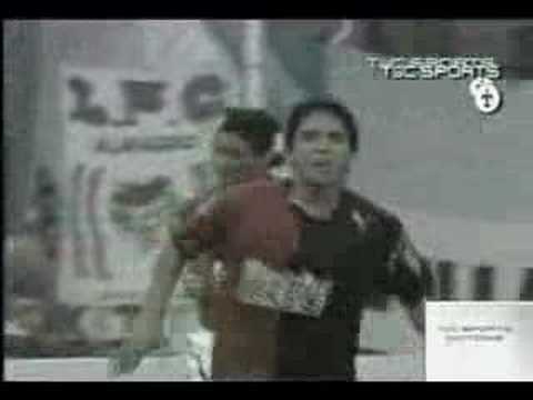 Golazo de Vargas a Almagro