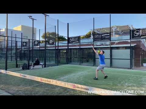 Thomas en stage de Padel à Barcelone