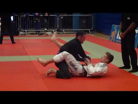 River Dillon vs Romao De Carvalho - IBJJF London Winter Open 2016 - Purple Adult - Open