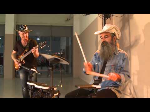 Napsugár Együttes - Itt a Farsang Áll a bál 2015.