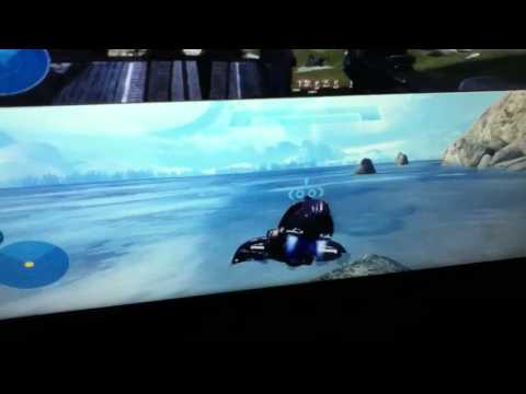 4 year old kid plays halo reach