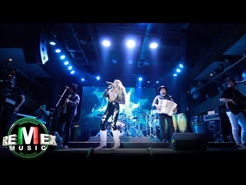 Video thumbnail for Jennifer Peña Medley: Abrázame y Bésame / Si Tú Te Vas / Vivo y Muero en tu Piel / El Dolor de tu Presencia