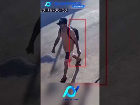 Veja o momento em que um homem coloca fogo em uma motocicleta na cidade de Nerópolis. Segundo ele,