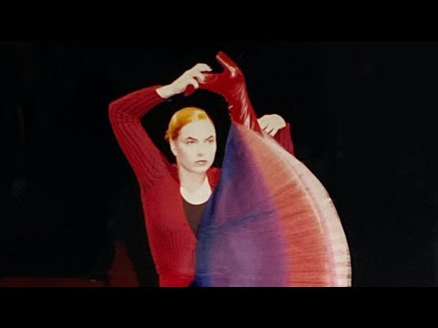 Le Cirque Défilé Hiver 2001/2002 by Stella Cadente