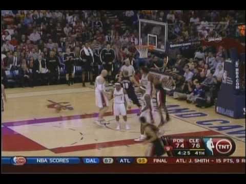 Travis Outlaw Big Two Hander on Cavaliers - March 19, 2009