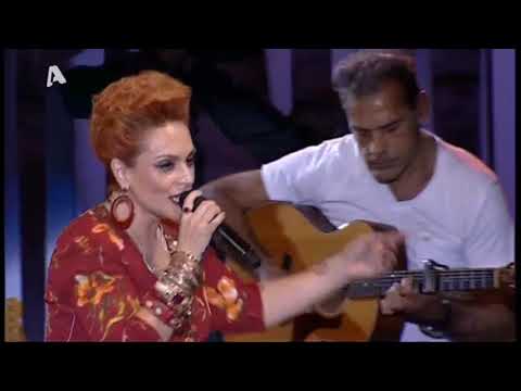 Ελεωνόρα Ζουγανέλη  -  Σου μιλώ και κοκκινίζεις