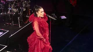 Jessie J -- &quot;Dangerous&quot;