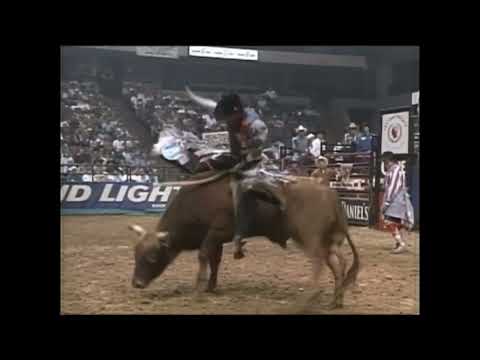 Cody Custer vs Rodeo Red - 00 PBR Grand Rapids (89.5 pts)