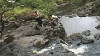 Chris Grant [glasgow parkour] Travellin' Times.