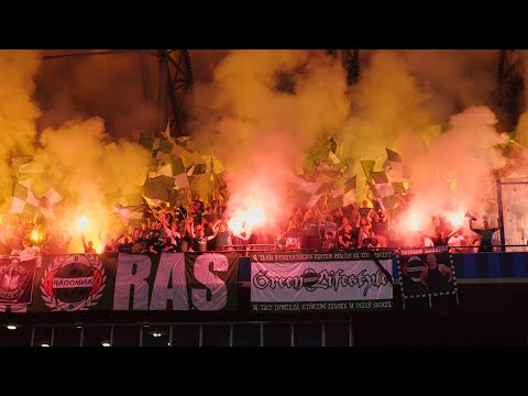 Doping kibiców Radomiaka Radom na meczu z Lechem Poznań