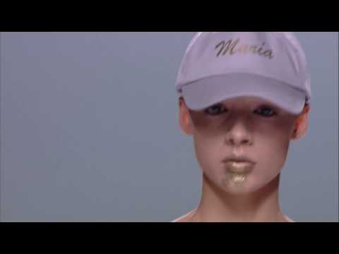 Desfile de MARIA  KE FISHERMAN