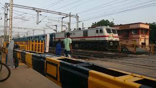 preview picture of video '12779 Goa Express in a hurry skipping hoshangabad'