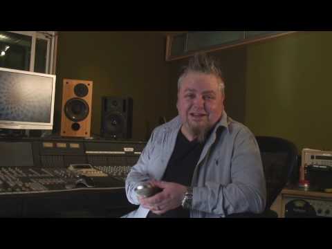 Mark "Tufty" Evans - Lauten Horizon