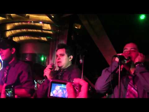 Adolescentes en el Tropicana.