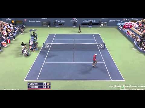 Roger Federer returns a 142 MPH serve with a clean backhand winner ! (29/8/2014)