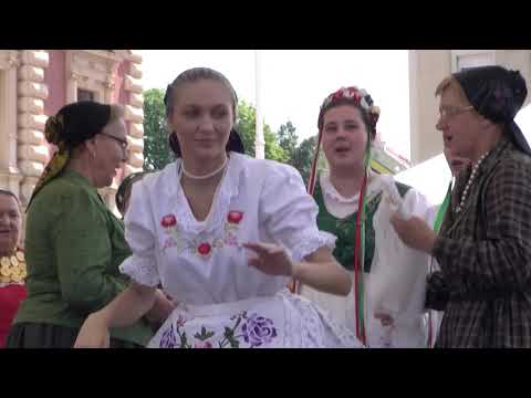 KUD "Jankovci" , Stari Jankovci  :  Svatovski običaj skidanja vijenca...šokačko kolo