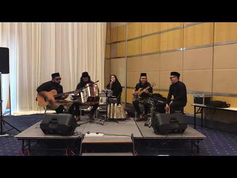 Bulan Ditutup Awan - Alun Tradisi