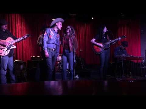Nikki Lane w/The Cowpokes - Sing Me Back Home (Merle Haggard)