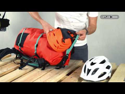 ORTLIEB How-To | Wie befestige ich einen Helm am ORTLIEB Atrack?
