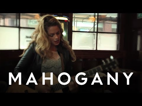 Alice Gold - Runaway Love | Mahogany Session
