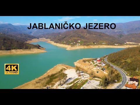 Jablaničko jezero.Pripremanje plaže Ostrožac za ljetnu sezonu. Snimak iz zraka 4K.
