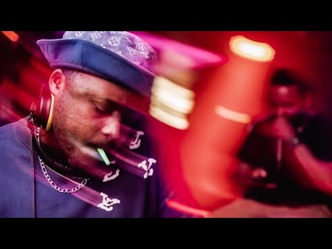 Kelvin Momo - Awake (Original Mix) [JiveHub]