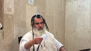 ‏ הרב שלום סבג שידור חי כ״ד בשבט (הרב שלום סבג) - התמונה מוצגת ישירות מתוך אתר האינטרנט יוטיוב. זכויות היוצרים בתמונה שייכות ליוצרה. קישור קרדיט למקור התוכן נמצא בתוך דף הסרטון