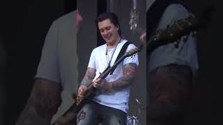 M.I.A. Solo by Avenged Sevenfold (Live)