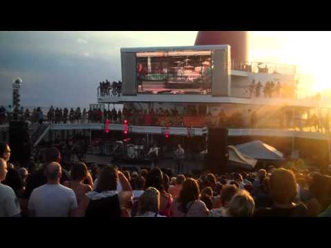 Kiss Kruise Unplugged on Deck