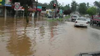 preview picture of video 'Yarra Valley Floods 5.2.11'