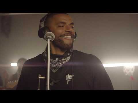 Shane Eli - "Make It Look Easy" (Live Performance at Barking Owl Studios)