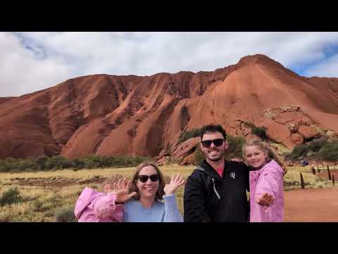 Video: selfie pano at the base of Uluṟu
