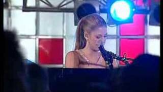 Delta Goodrem - Born to Try (Live @ Channel V)