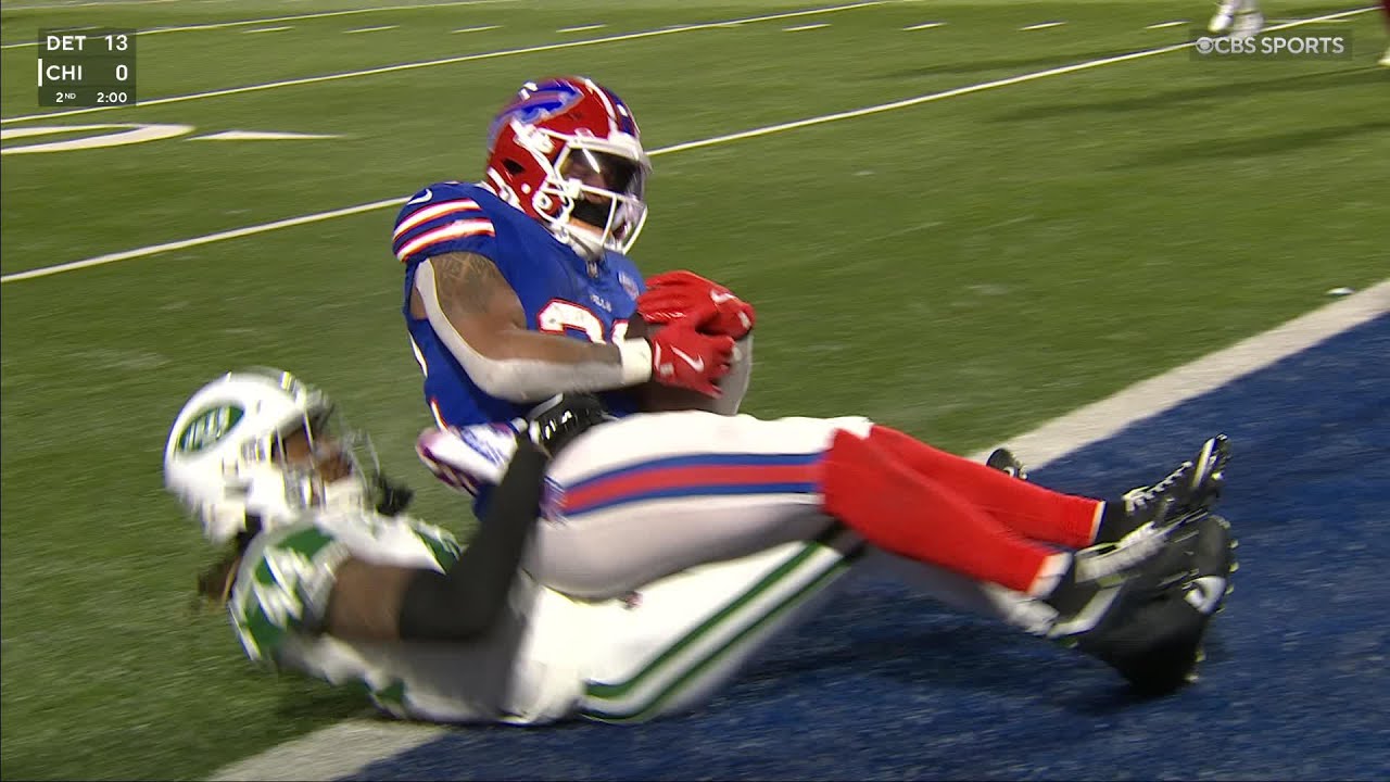 Trubisky dials up Davis for a TD