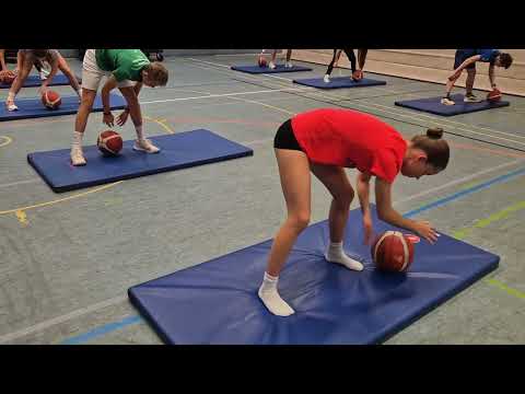 Koordinations-  und Krafttraining mit Basketbällen - Teil 1