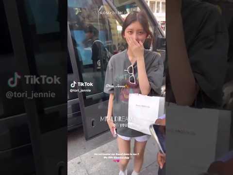 IVE‘s Gaeul is going viral after her reaction to meeting fans while out in Madrid #kpop #shorts