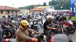 preview picture of video 'Motoraduno 2014 Anzano del Parco - Partenza motogiro'
