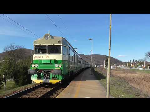 Spojené pantografy ZSSK 460.045-046 a 460.051-052 na zastávke Haniska pri Prešove