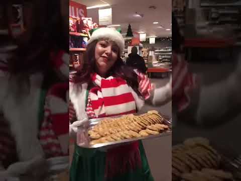 Kerstvrouwtjes delen kerstkransjes uit inhuren of boeken?