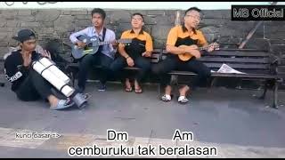 Download lagu PENGAMEN BANDUNG BERSUARA EMAS NYANYIIN # AKU TAKUT mp3 Download lagu PENGAMEN BANDUNG BERSUARA EMAS NYANYIIN # AKU TAKUT mp3