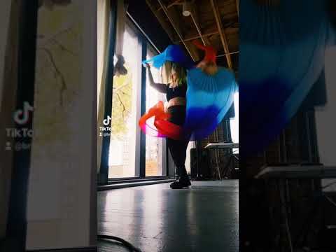 Dancing to Tainted Love + Psychosocial Mashup with Silk Fans